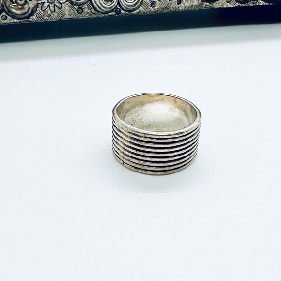 Vintage Silver Wide Ring - Picture 8 of 8